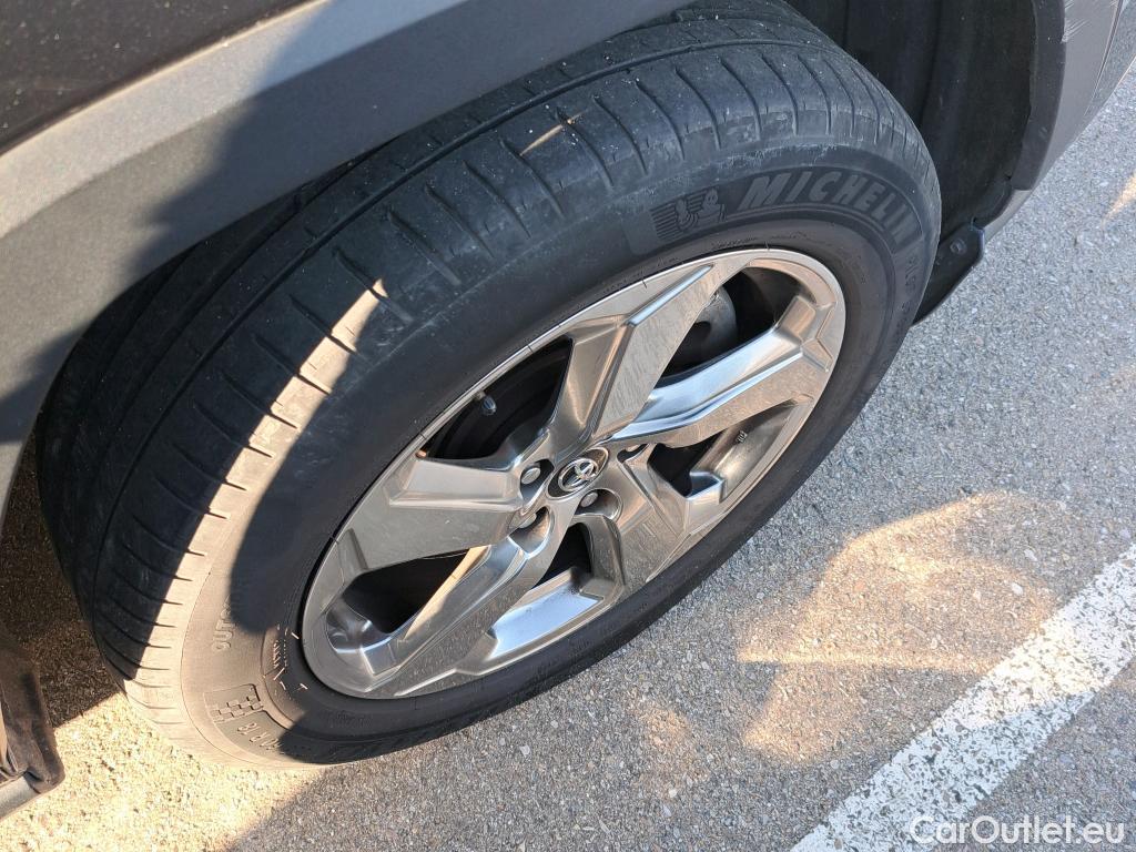  Toyota  RAV4 TOYOTA  / 2018 / 5P / todoterreno 2.5l Advance #25