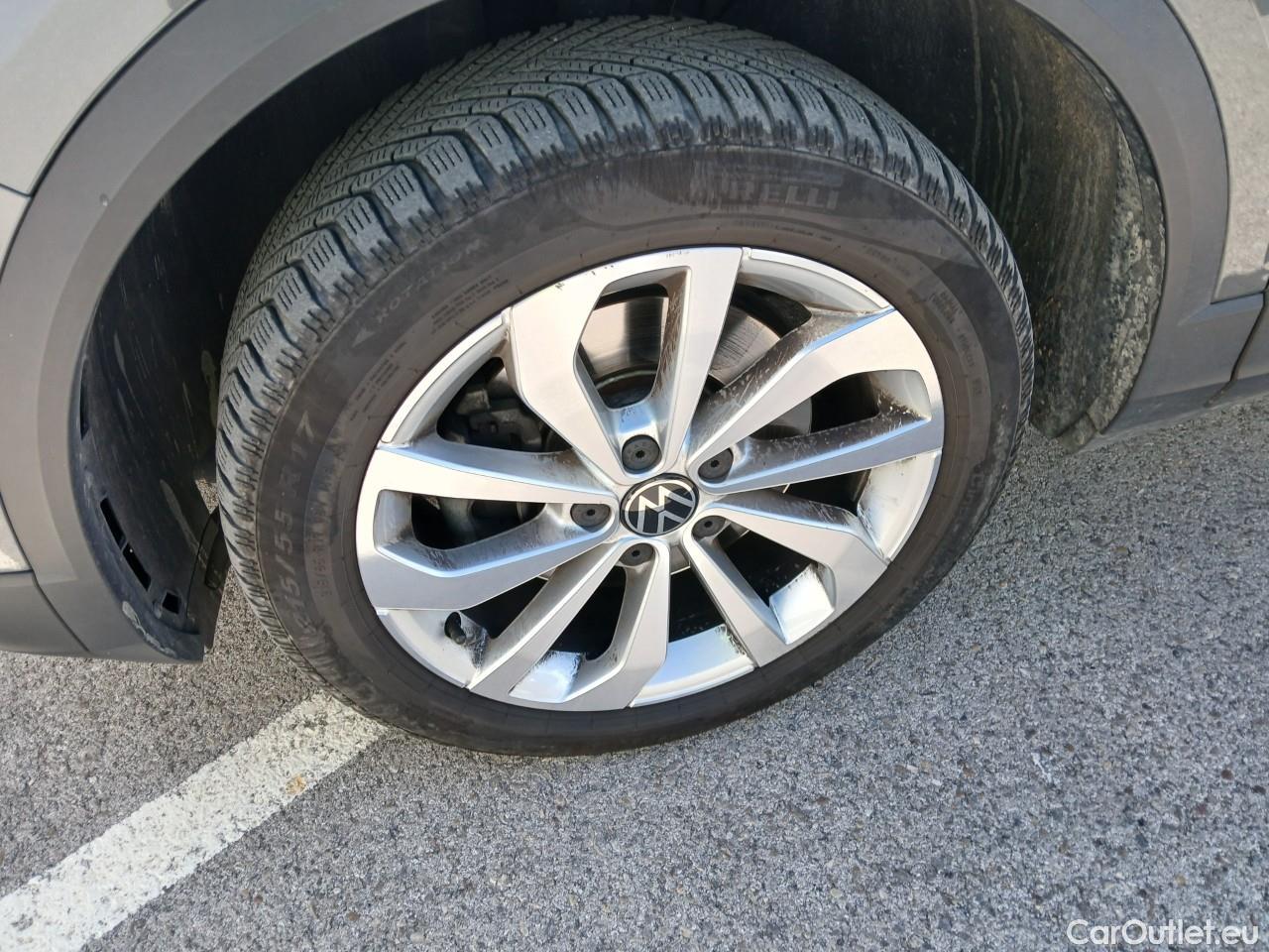  Volkswagen  T-ROC  Life 2.0 TDI 150CV AT7 E6d #11