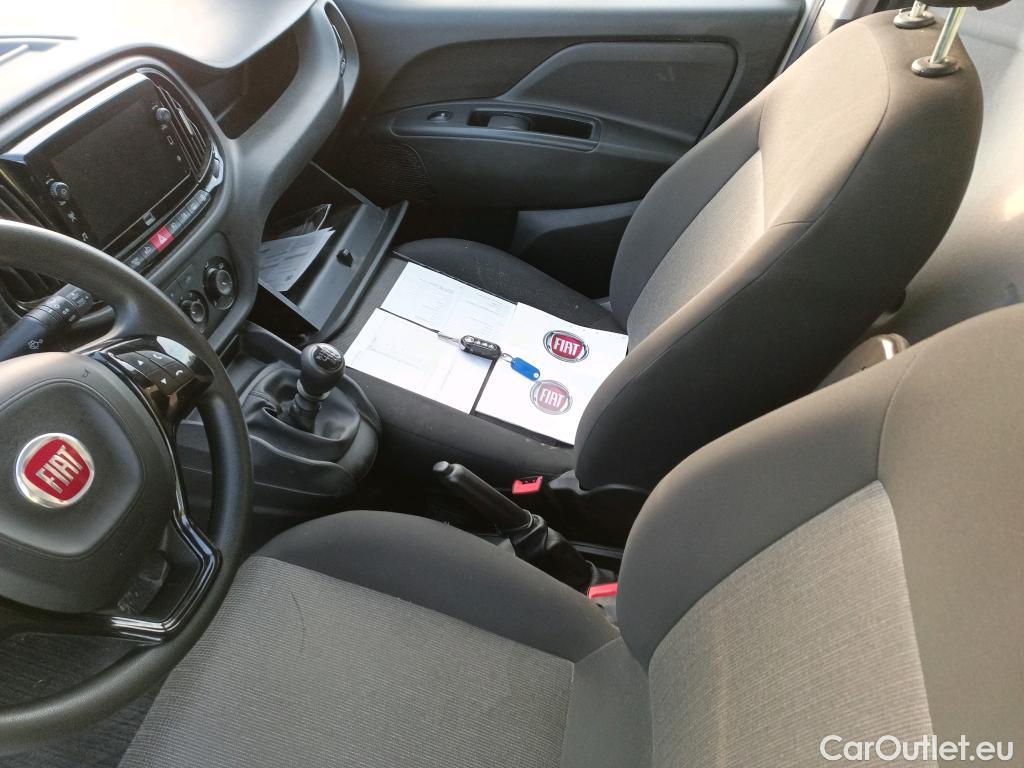  Fiat  Doblo FIAT Doblò Cargo/2015/4P/furgón derivado de turismo Cargo SX 1.6 Mjet 66kW (90CV) (AC) #32