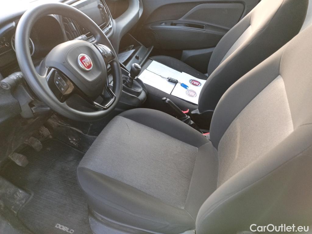  Fiat  Doblo FIAT Doblò Cargo/2015/4P/furgón derivado de turismo Cargo SX 1.6 Mjet 66kW (90CV) (AC) #31