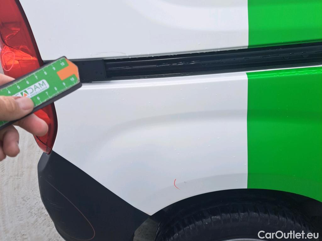  Fiat  Doblo FIAT Doblò Cargo/2015/4P/furgón derivado de turismo Cargo SX 1.6 Mjet 66kW (90CV) (AC) #51