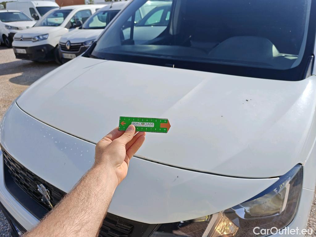  Peugeot  Partner PEUGEOT  / 2018 / 3P / furgón derivado de turismo Pro Standard 600kg BlueHDi 73kW (AC) #39