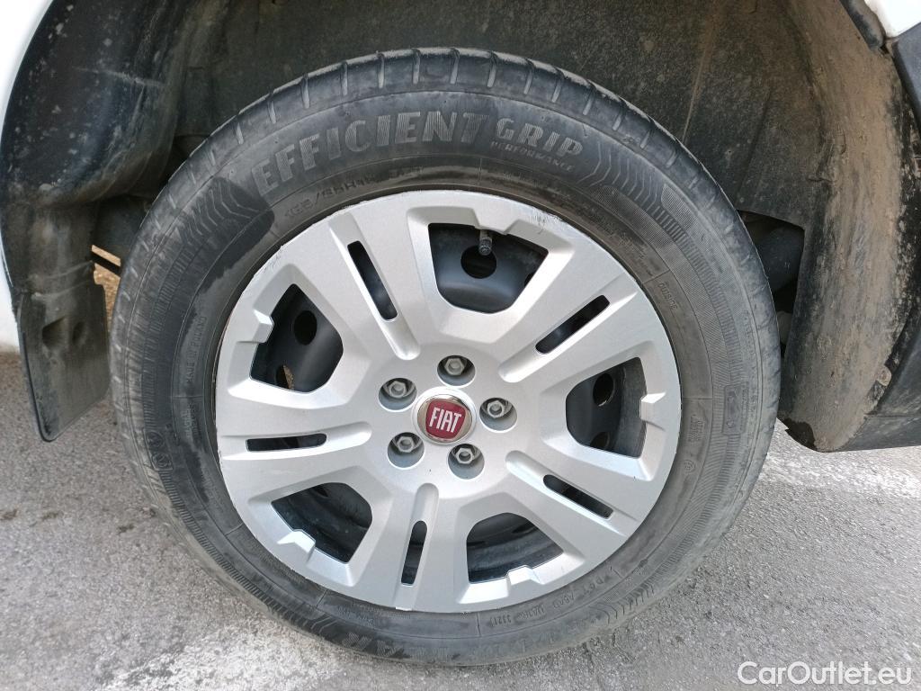  Fiat  Doblo FIAT Doblò Cargo/2015/4P/furgón derivado de turismo Cargo SX 1.6 Mjet 66kW (90CV) (AC) #33