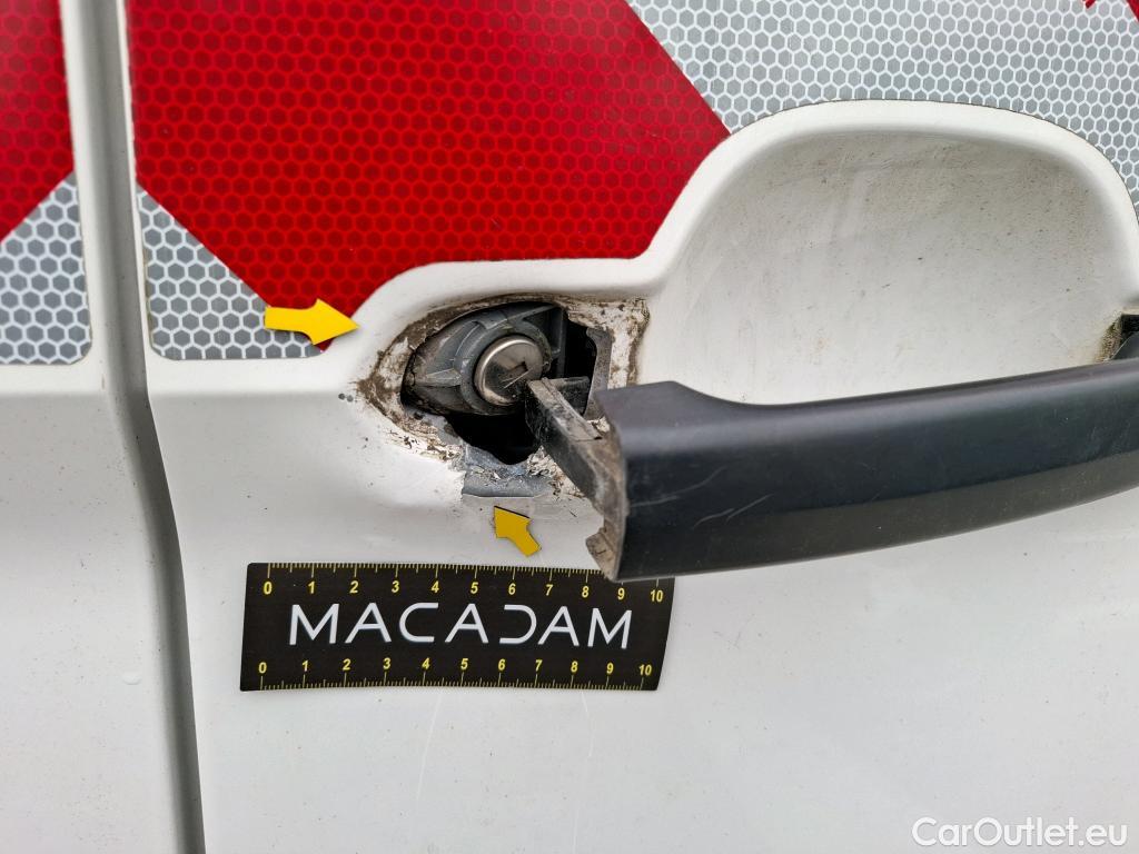  Volkswagen  Crafter  Fourgon Fourgon 35 mittlerer Radstand mit Hochdach FWD 2.0 140CV BVM6 #7