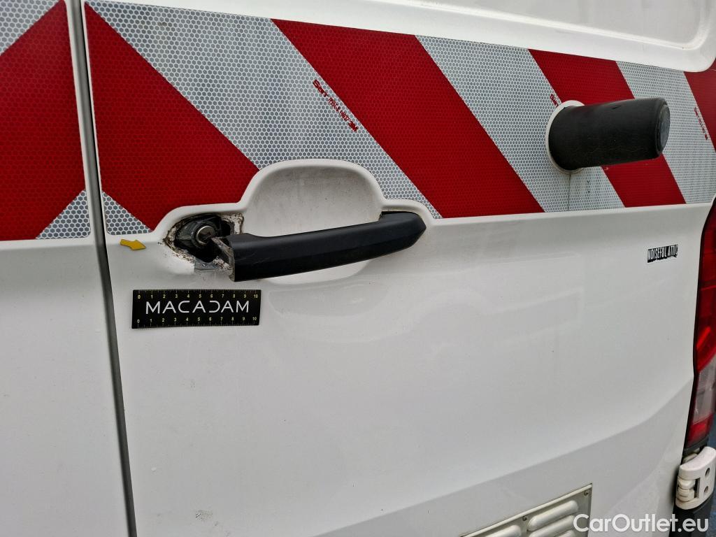  Volkswagen  Crafter  Fourgon Fourgon 35 mittlerer Radstand mit Hochdach FWD 2.0 140CV BVM6 #3