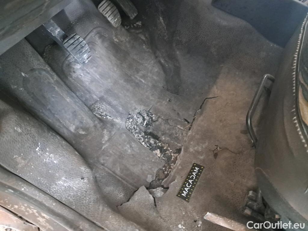  Renault  Kangoo  Express VU 4p Fourgonnette Cab Appro Confort dCi 90 / POUSSIERE DE FER / NETTOYAGE OU PEINTURE COMPLETE #14