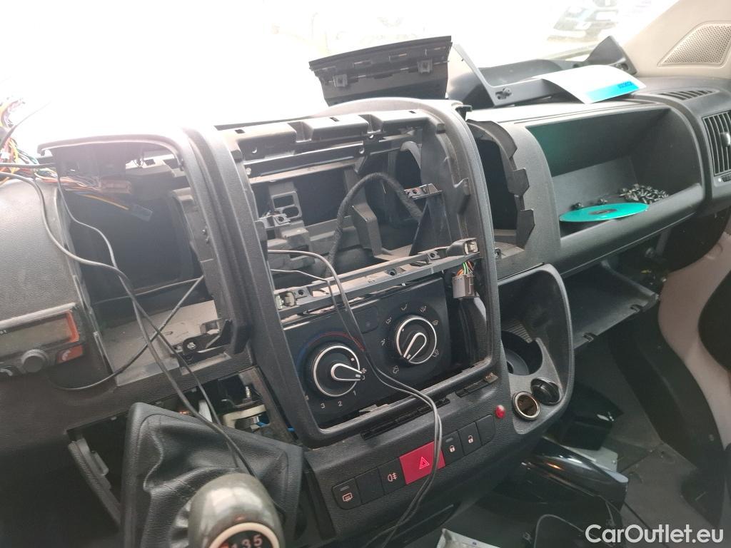  Peugeot  Boxer   Combi 2.2 HDI 110 333 L2H2 ACCESS / FREINS AR ET AV + CATALYSEUR/FAP + VANNE EGR + AUTORADIO + RESISTANCE ET FAISCEAU VENTILATION HABITACLE HS
 #43