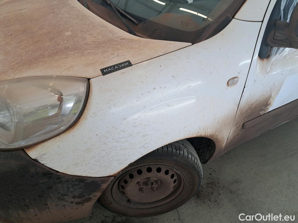  Renault  Kangoo  Express VU 4p Fourgonnette Cab Appro Confort dCi 90 / POUSSIERE DE FER / NETTOYAGE OU PEINTURE COMPLETE #68