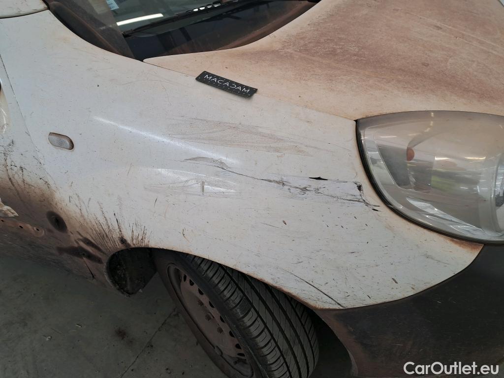  Renault  Kangoo  Express VU 4p Fourgonnette Cab Appro Confort dCi 90 / POUSSIERE DE FER / NETTOYAGE OU PEINTURE COMPLETE #64