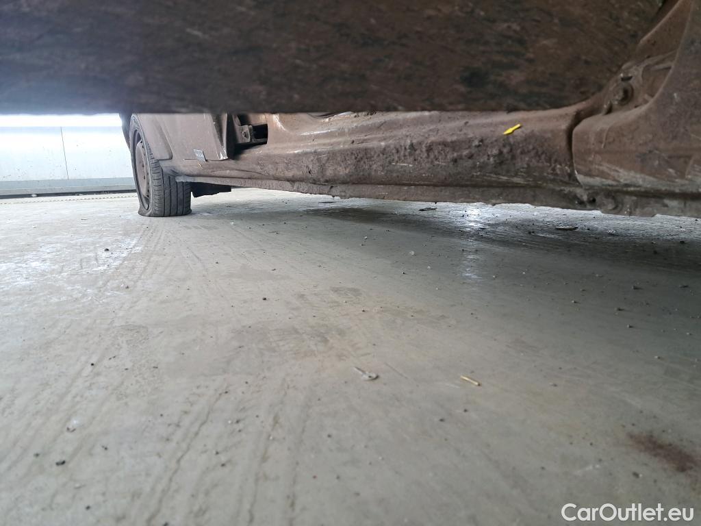  Renault  Kangoo  Express VU 4p Fourgonnette Cab Appro Confort dCi 90 / POUSSIERE DE FER / NETTOYAGE OU PEINTURE COMPLETE #10