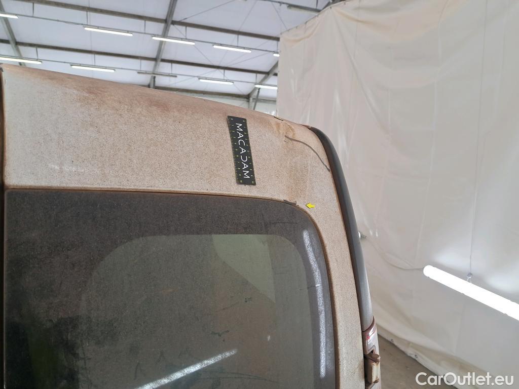  Renault  Kangoo  Express VU 4p Fourgonnette Cab Appro Confort dCi 90 / POUSSIERE DE FER / NETTOYAGE OU PEINTURE COMPLETE #39