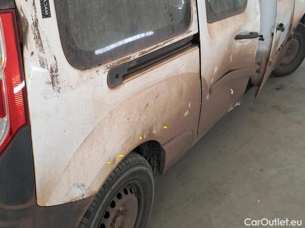  Renault  Kangoo  Express VU 4p Fourgonnette Cab Appro Confort dCi 90 / POUSSIERE DE FER / NETTOYAGE OU PEINTURE COMPLETE #21