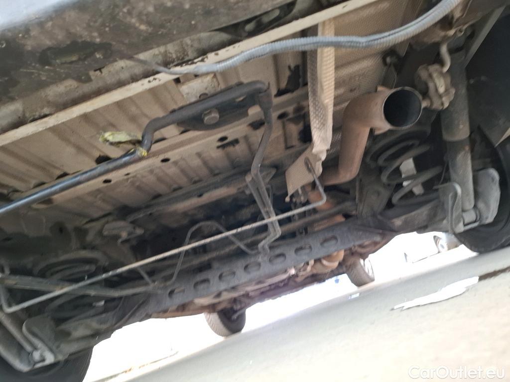  Renault  Trafic RENAULT  VU 4p Fourgon FG GCFL1H1 1000 dCi95 E6 / BIELLETTES BARRE STABILISATRICE + BRAS INFERIEURS + FREINS HS
 #64