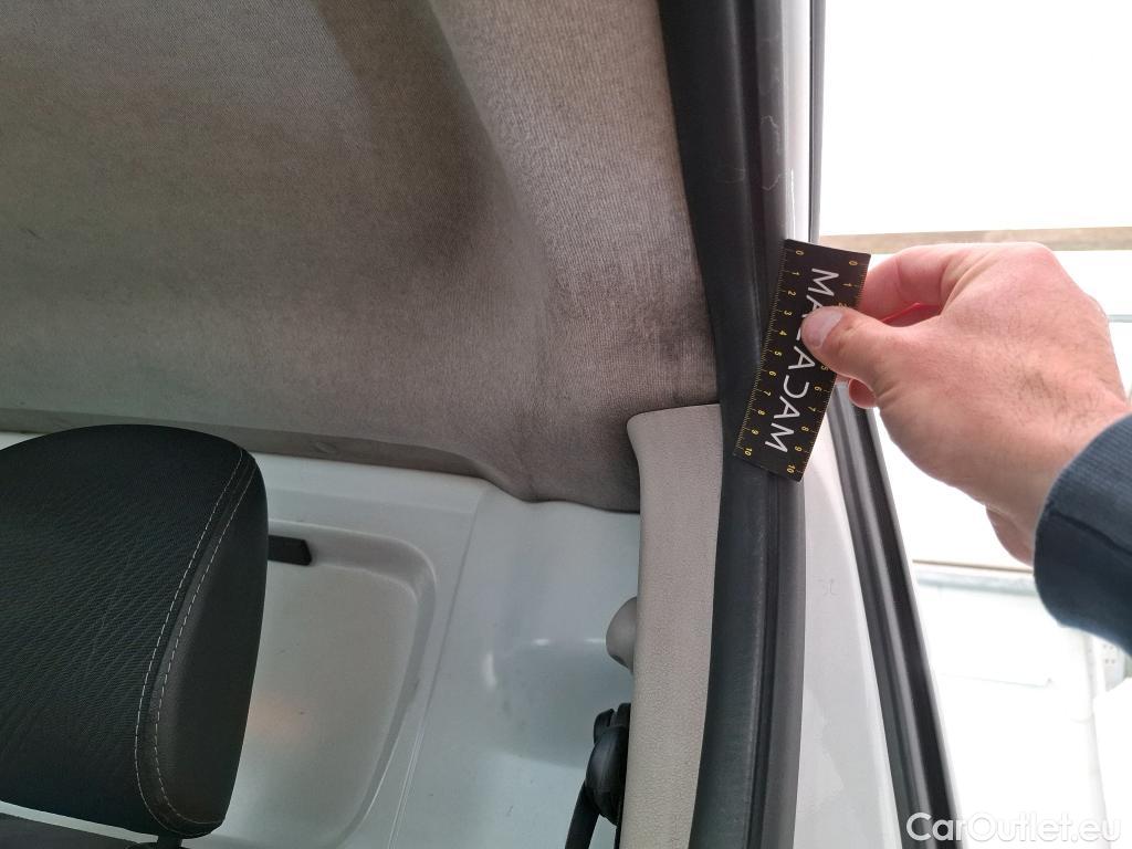  Renault  Trafic RENAULT  VU 4p Fourgon FG GCFL1H1 1000 dCi95 E6 / BIELLETTES BARRE STABILISATRICE + BRAS INFERIEURS + FREINS HS
 #86