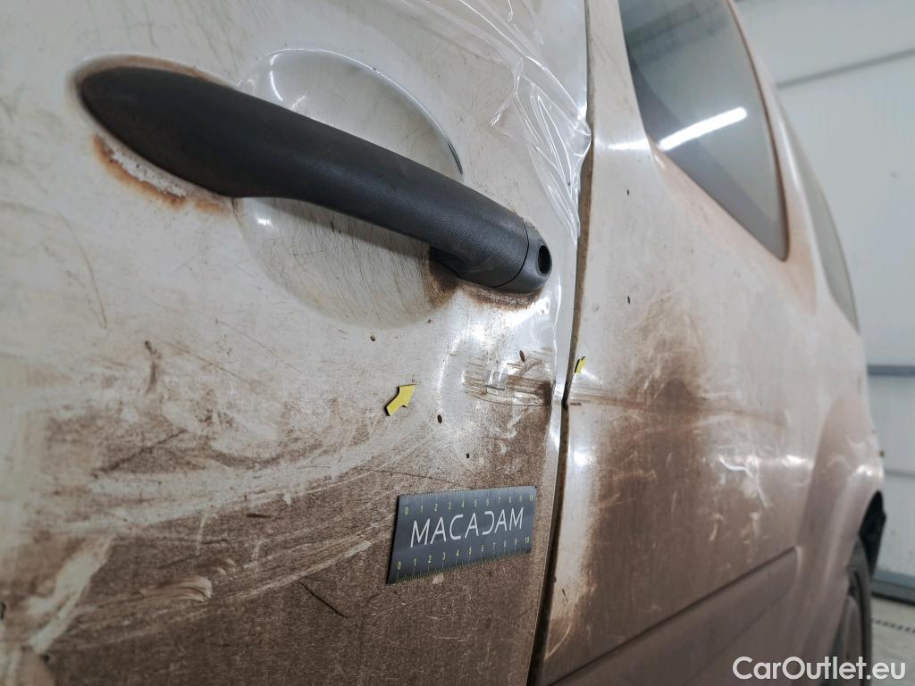  Renault  Kangoo  Express VU 4p Fourgonnette Cab Appro Confort dCi 90 / POUSSIERE DE FER / NETTOYAGE OU PEINTURE COMPLETE #35