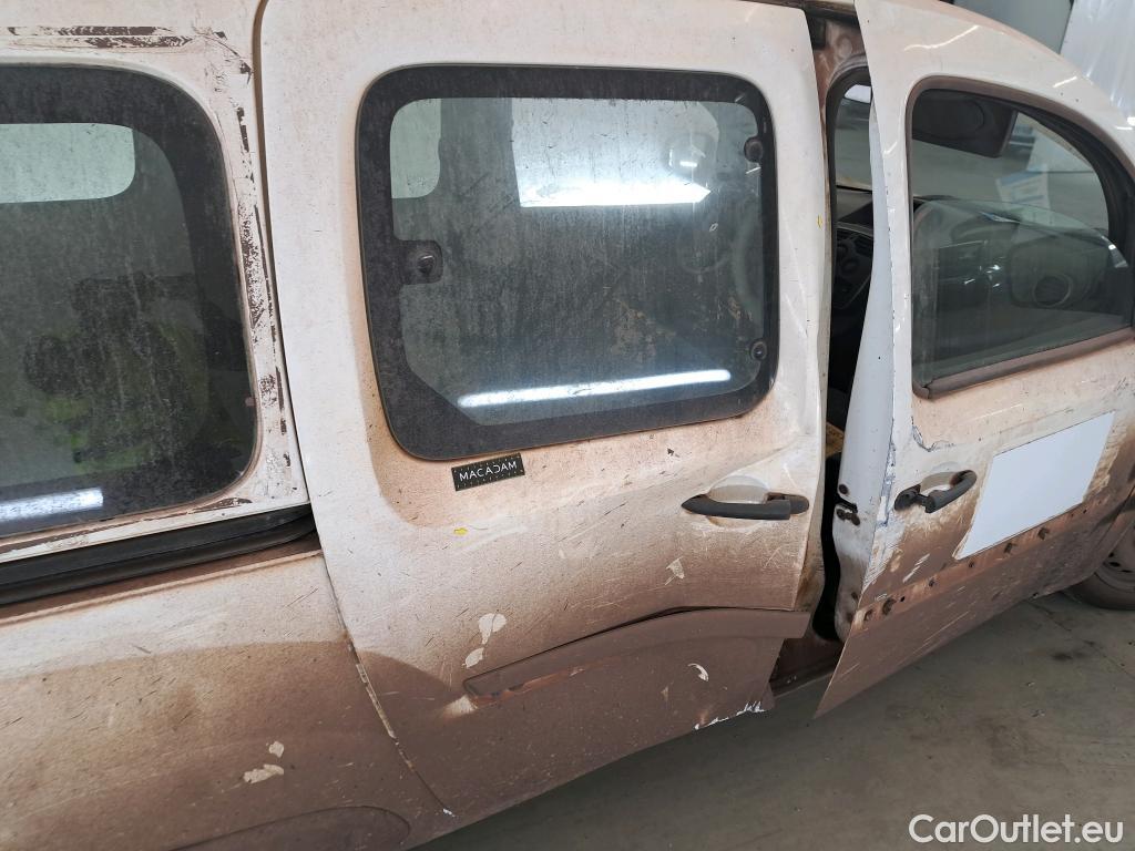  Renault  Kangoo  Express VU 4p Fourgonnette Cab Appro Confort dCi 90 / POUSSIERE DE FER / NETTOYAGE OU PEINTURE COMPLETE #11