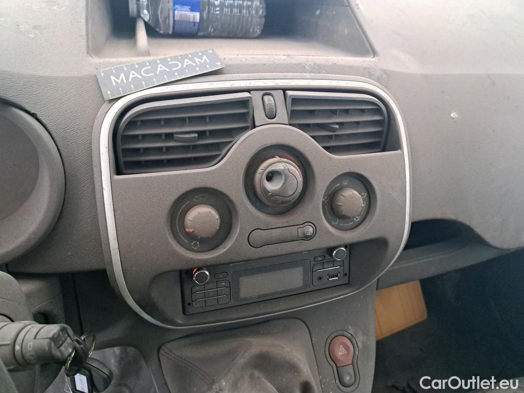  Renault  Kangoo  Express VU 4p Fourgonnette Cab Appro Confort dCi 90 / POUSSIERE DE FER / NETTOYAGE OU PEINTURE COMPLETE #73