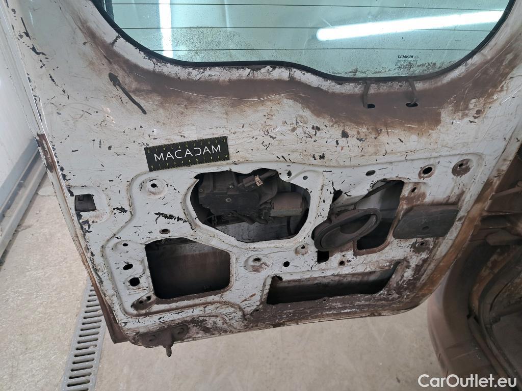  Renault  Kangoo  Express VU 4p Fourgonnette Cab Appro Confort dCi 90 / POUSSIERE DE FER / NETTOYAGE OU PEINTURE COMPLETE #63