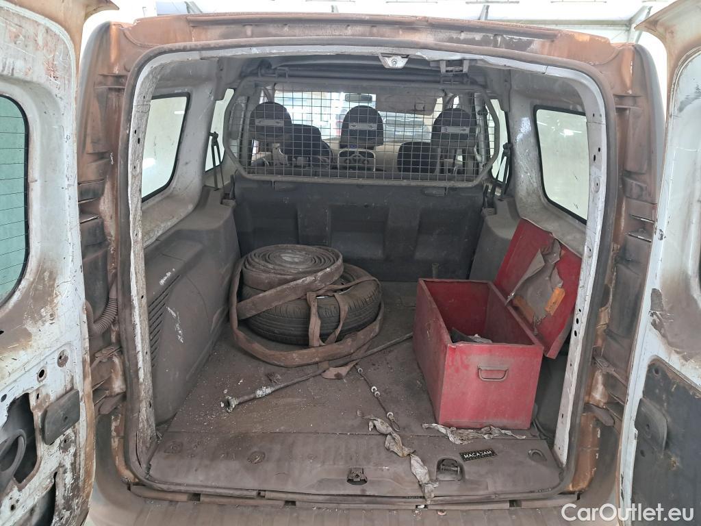  Renault  Kangoo  Express VU 4p Fourgonnette Cab Appro Confort dCi 90 / POUSSIERE DE FER / NETTOYAGE OU PEINTURE COMPLETE #82