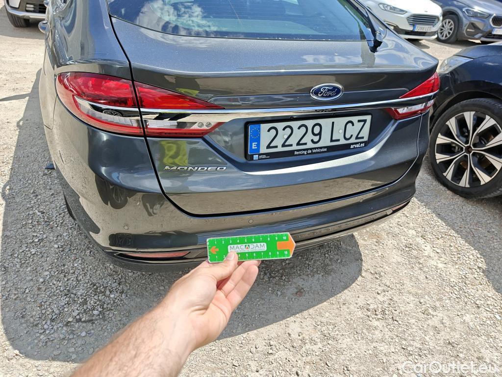  Ford  Mondeo FORD  / 2014 / 5P / berlina con portón 2.0 TDCi 110kW (150CV) Titanium 235 #24