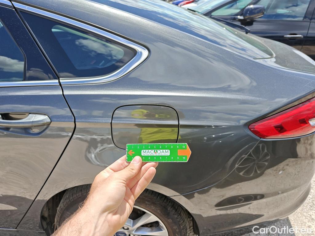  Ford  Mondeo FORD  / 2014 / 5P / berlina con portón 2.0 TDCi 110kW (150CV) Titanium 235 #17