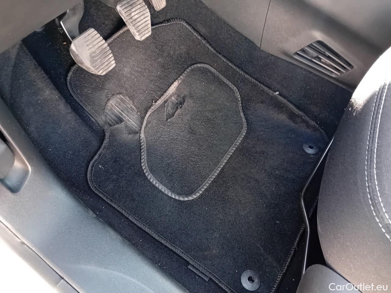  Peugeot  208  Active 1.5 HDi #1