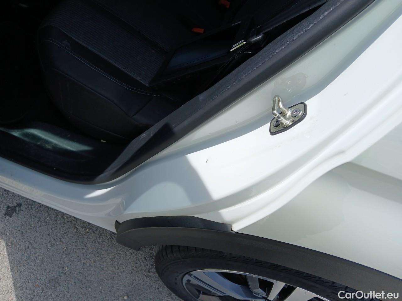  Peugeot  3008  Hybrid 225 Allure 1.6 Plug-In 225CV AT8 E6d #10