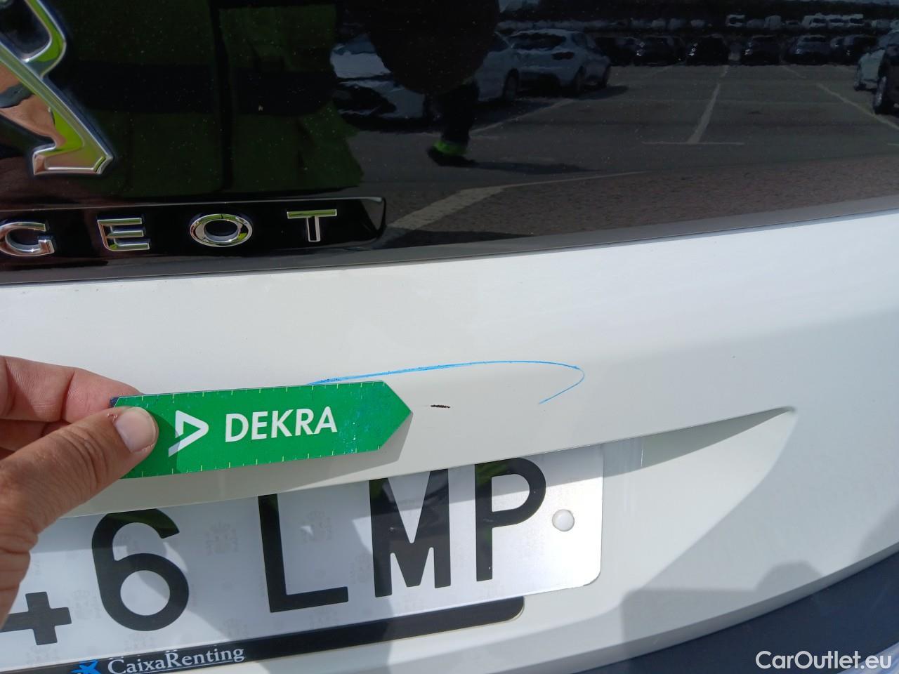  Peugeot  3008  Hybrid 225 Allure 1.6 Plug-In 225CV AT8 E6d #33