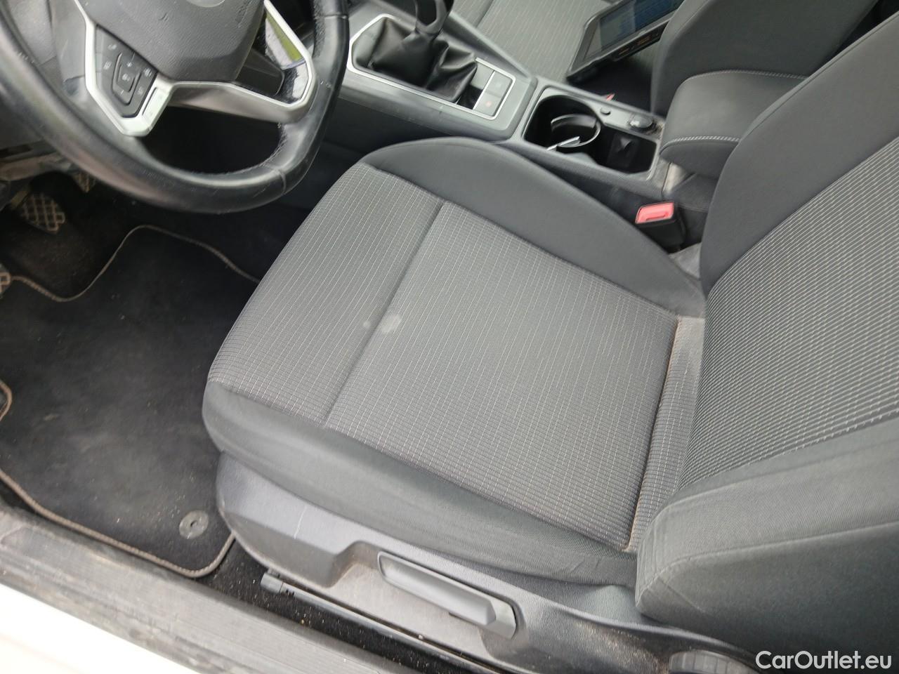  Volkswagen  Golf  VIII Lim. 1.0 TSI 110CV MT6 E6d #2