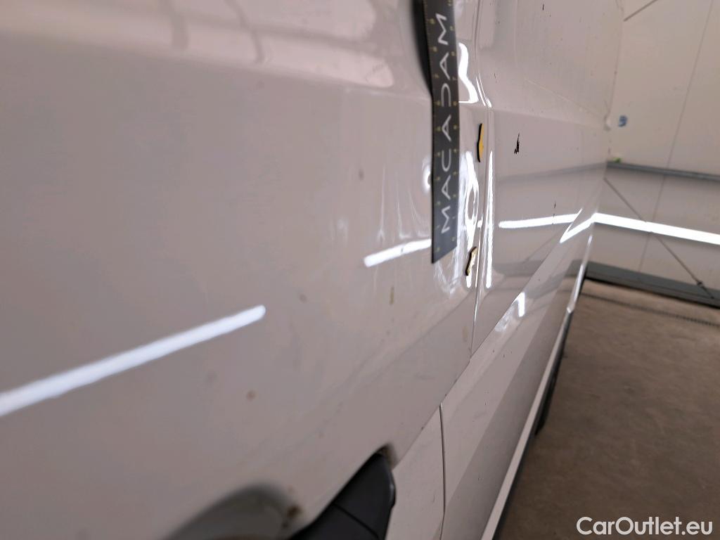  Volkswagen  Crafter  Fourgon Fourgon 35 mittlerer Radstand mit Hochdach FWD 2.0 140CV BVM6 #16