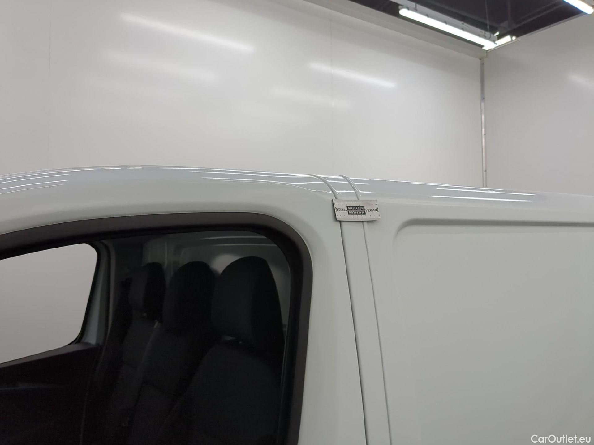  Renault  Trafic  III Fourgon L2H1 3T Confort 2.0 dCi 130CV BVM6 E6d #27