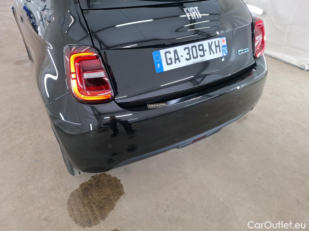  Fiat  500 FIAT  / 2020 / 3P / Berline 42kWh Icône #17