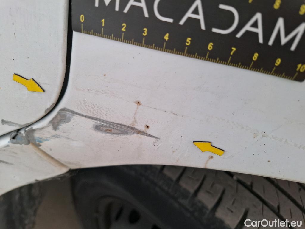  Renault  Master  III Fourgon L2H2 3 5 Grand Confort dCi 135CV BVM6 E5 #17