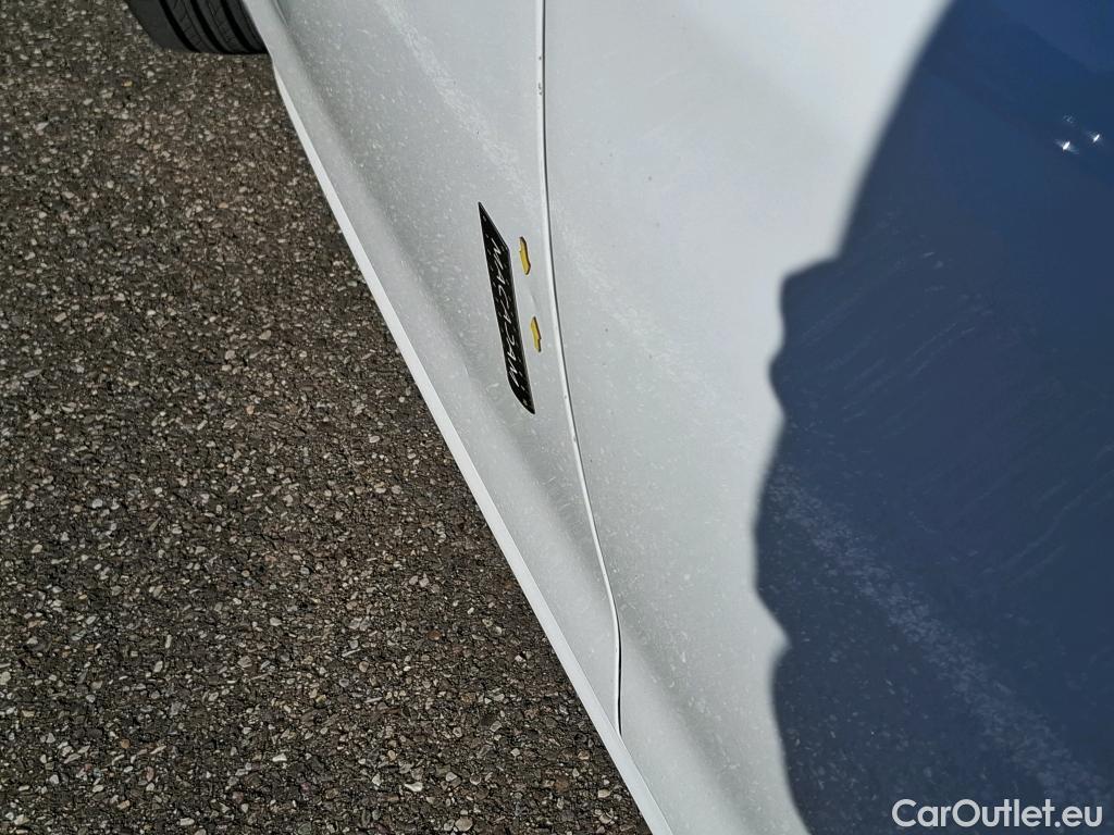  Peugeot  208 PEUGEOT  AFFAIRE VF 5p BER 1.6 BLUEHDI 75 PREMIUM bi-corps VU #5