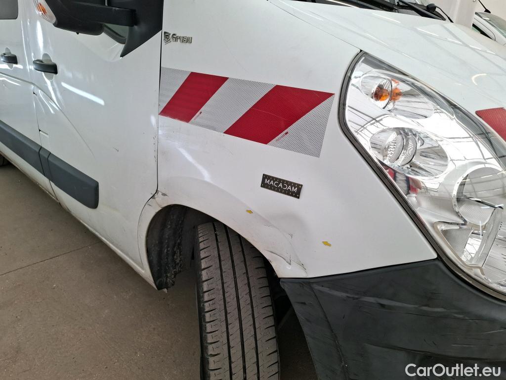 Renault  Master  III Fourgon L2H2 3 5 Grand Confort dCi 135CV BVM6 E5 #15