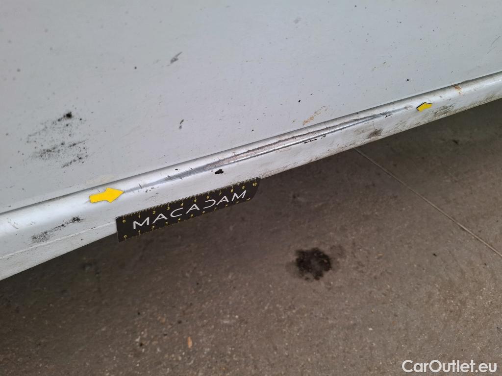 Renault  Master  III Fourgon L2H2 3 5 Grand Confort dCi 135CV BVM6 E5 #34