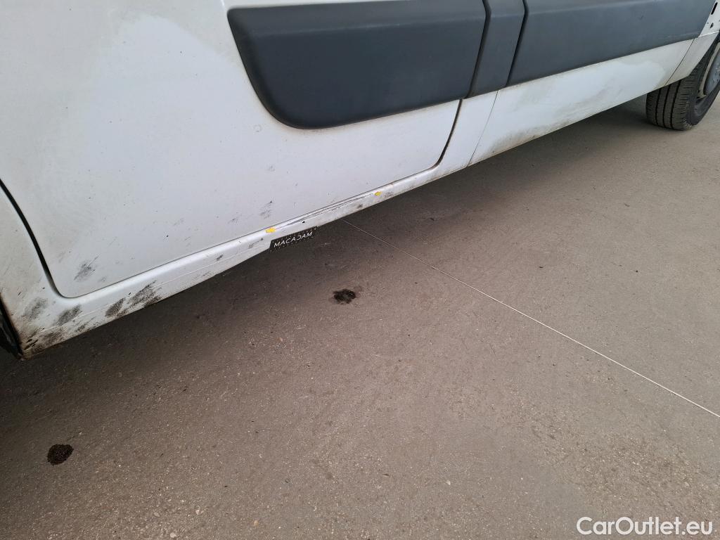  Renault  Master  III Fourgon L2H2 3 5 Grand Confort dCi 135CV BVM6 E5 #33