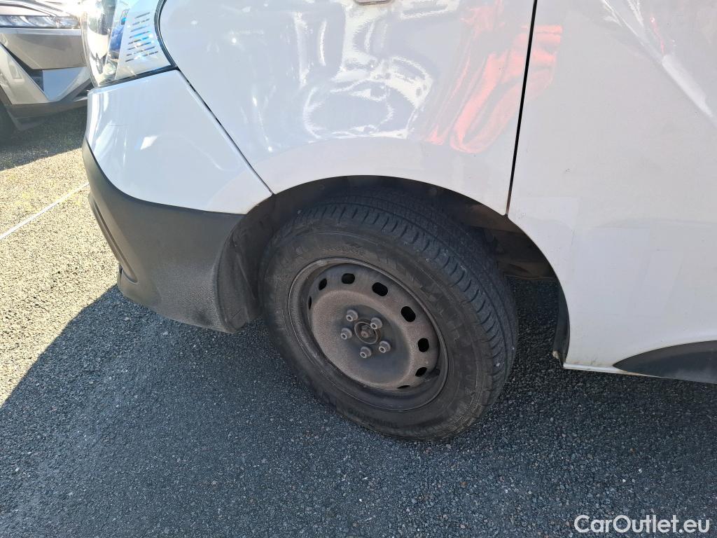  Renault  Trafic RENAULT  VU 4p Fourgon FG GCFL1H1 1000 dCi95  E6 #68