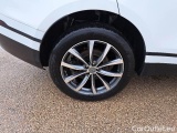  Land Rover  Range Rover LAND ROVER  VELAR / 2017 / 5P / SUV 2.0 D I4 180 4WD AUTO #18