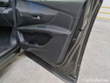  Peugeot  3008 PEUGEOT  / 2016 / 5P / SUV BLUEHDI 130 EAT8 SeS ALLURE #109