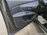  Peugeot  3008 PEUGEOT  / 2016 / 5P / SUV BLUEHDI 130 EAT8 SeS ALLURE #137