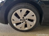  Volkswagen  Golf  VOLKSWAGEN / 2019 / 5P / BERLINA 2.0 TDI SCR STYLE DSG #72