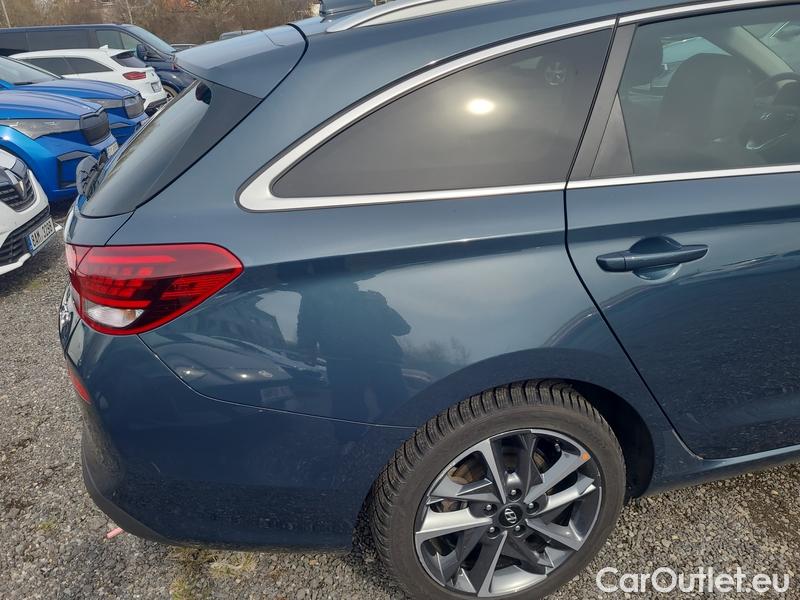  Hyundai  i30   cw (PD)(2017->)  kom.1.5T-GDI Style AT 5d #7