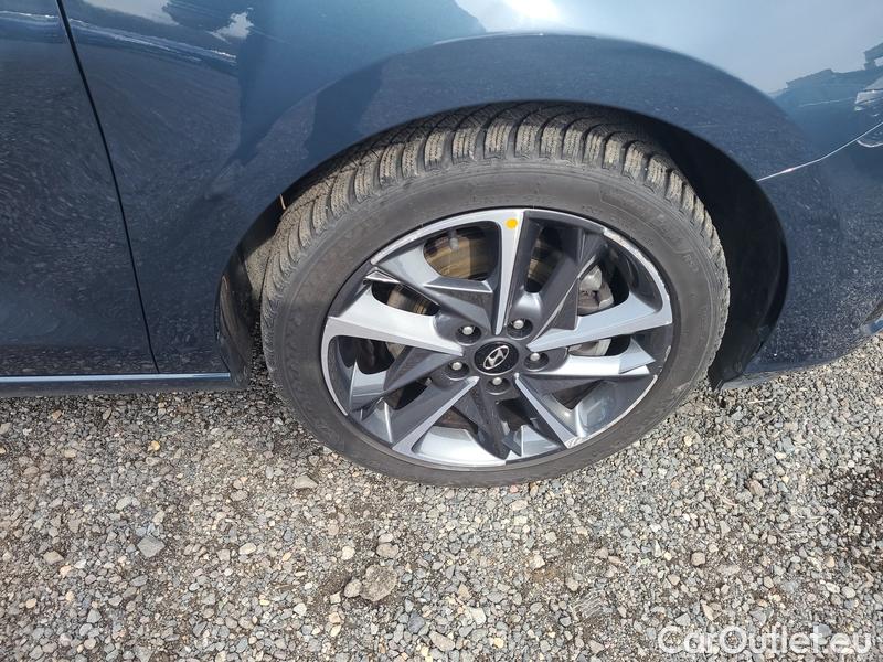  Hyundai  i30   cw (PD)(2017->)  kom.1.5T-GDI Style AT 5d #10