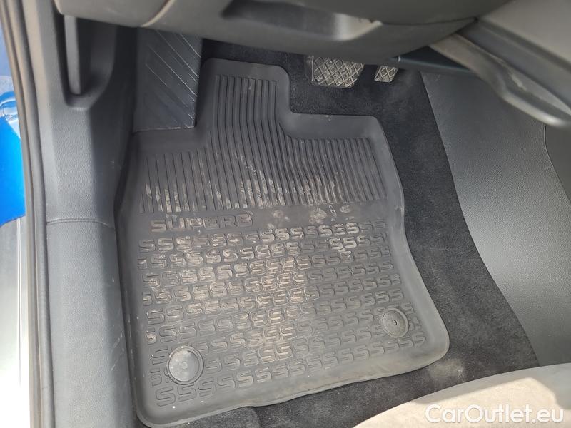  Skoda  Superb  (3V3)(2015) Supe.FL2.0TDI 110 Style AT #6