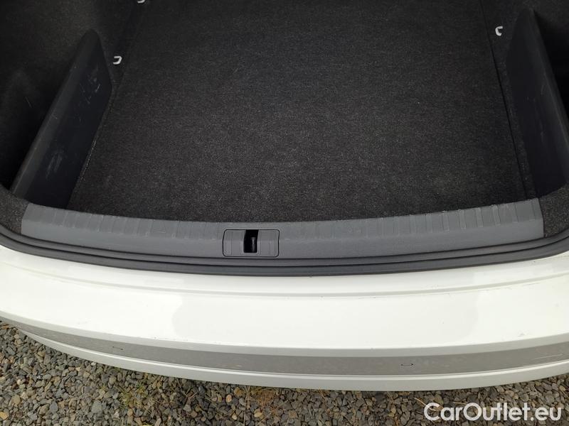  Skoda  Octavia  Lim. (NX3)(2020)  2.0TDI 85 Ambition 5d #10