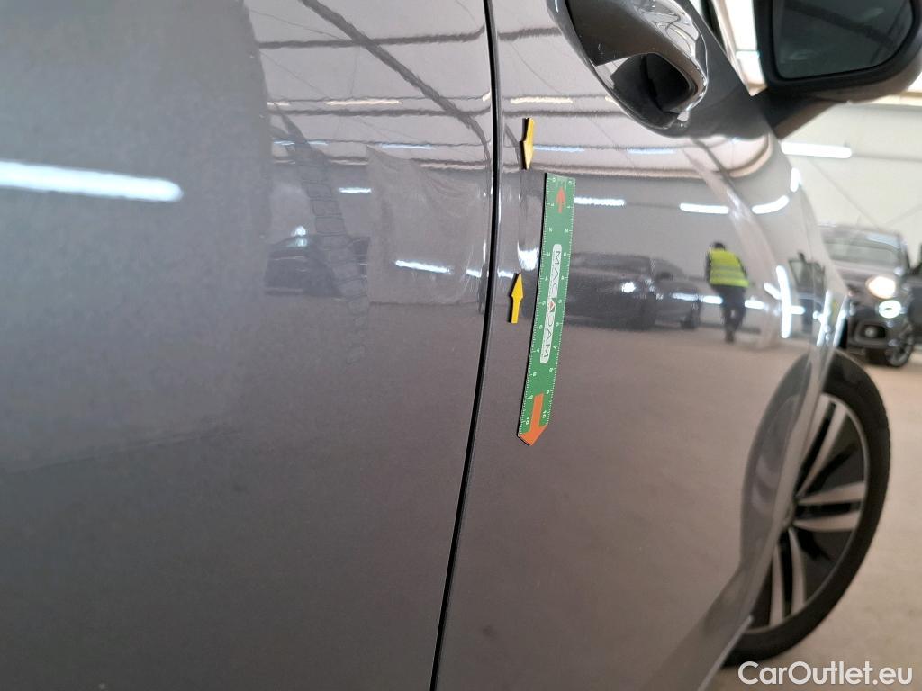  Mercedes  A-Klasse MERCEDES-BENZ Classe A Compact / 2018 / 5P / Berline A 200 d Progressive Line 8G-DCT #3
