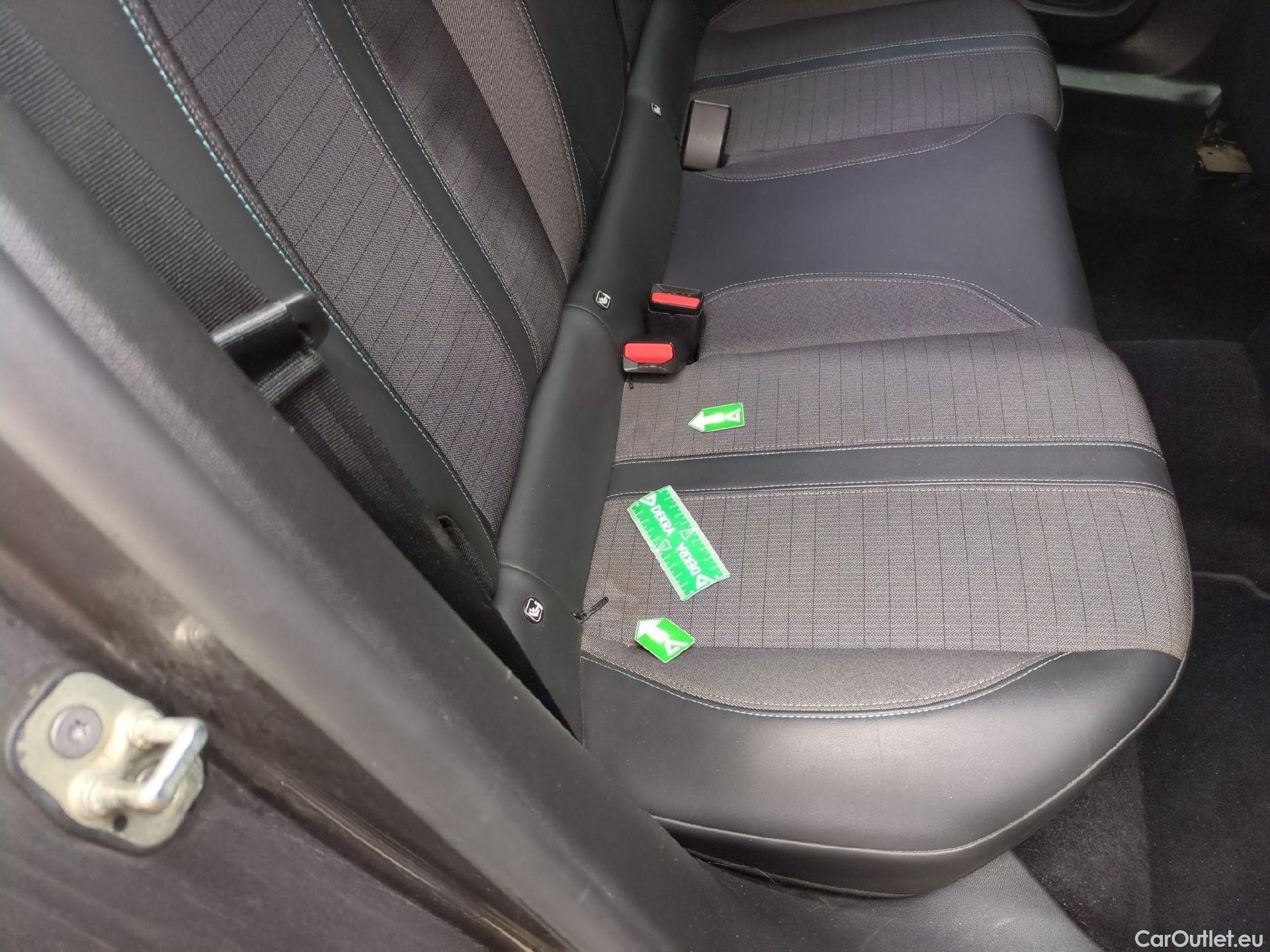  Peugeot  2008  Allure Pack 1.5 HDi 110CV BVM6 E6d #46