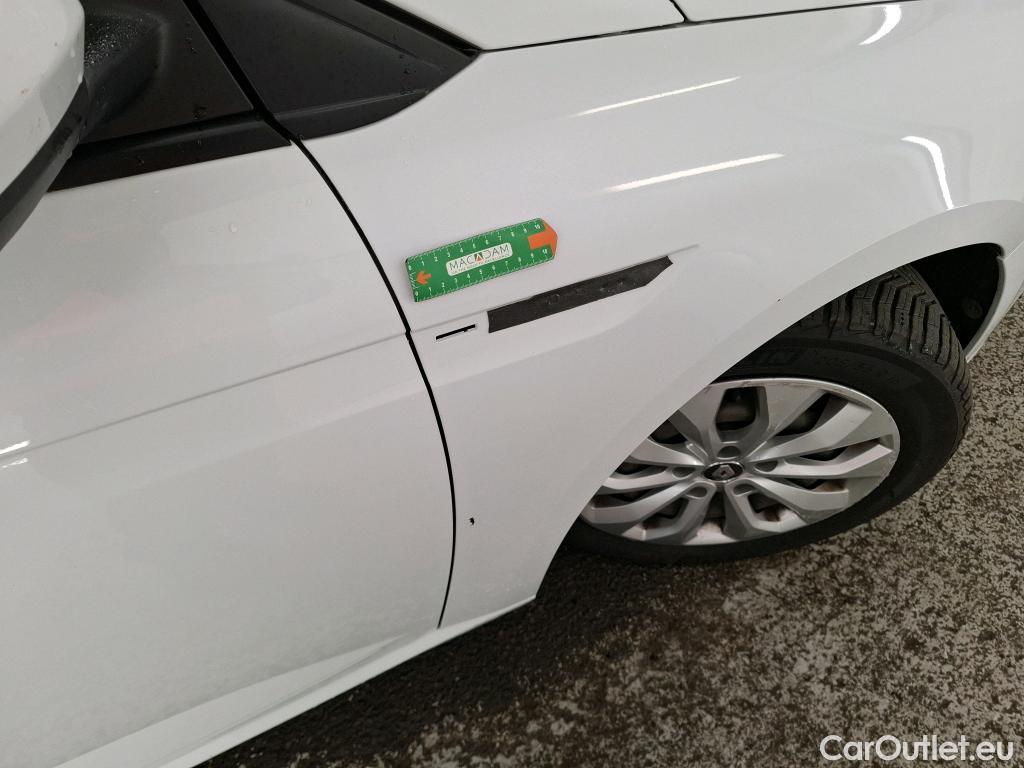  Renault  Megane RENAULT  SOCIETE VF 5p BER Air Nav réversible Energy dCi110 bi-corps VU #18