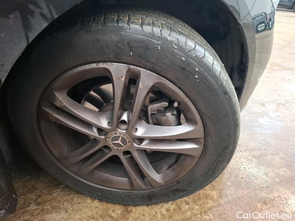  Mercedes  B-Klasse MERCEDES-BENZ Classe B / 2019 / 5P / monospace B 180 d Business Line Edition #3